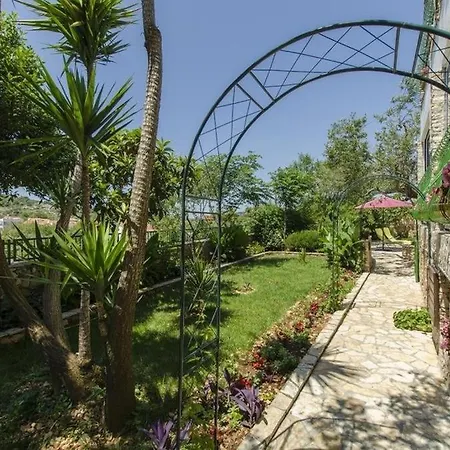 Apartment In With Sea View, Terrace, Air Conditioning, Wi-fi