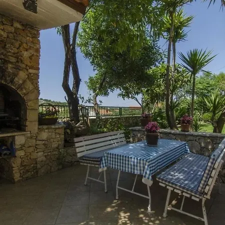 Apartment In With Sea View, Terrace, Air Conditioning, Wi-fi Razanj