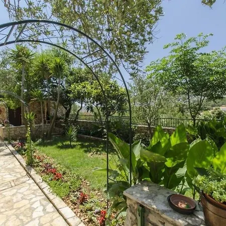In With Sea View, Terrace, Air Conditioning, Wi-fi *